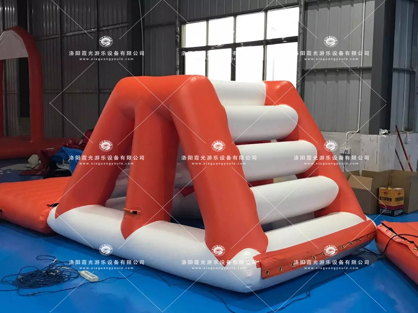 新华水上闯关设施